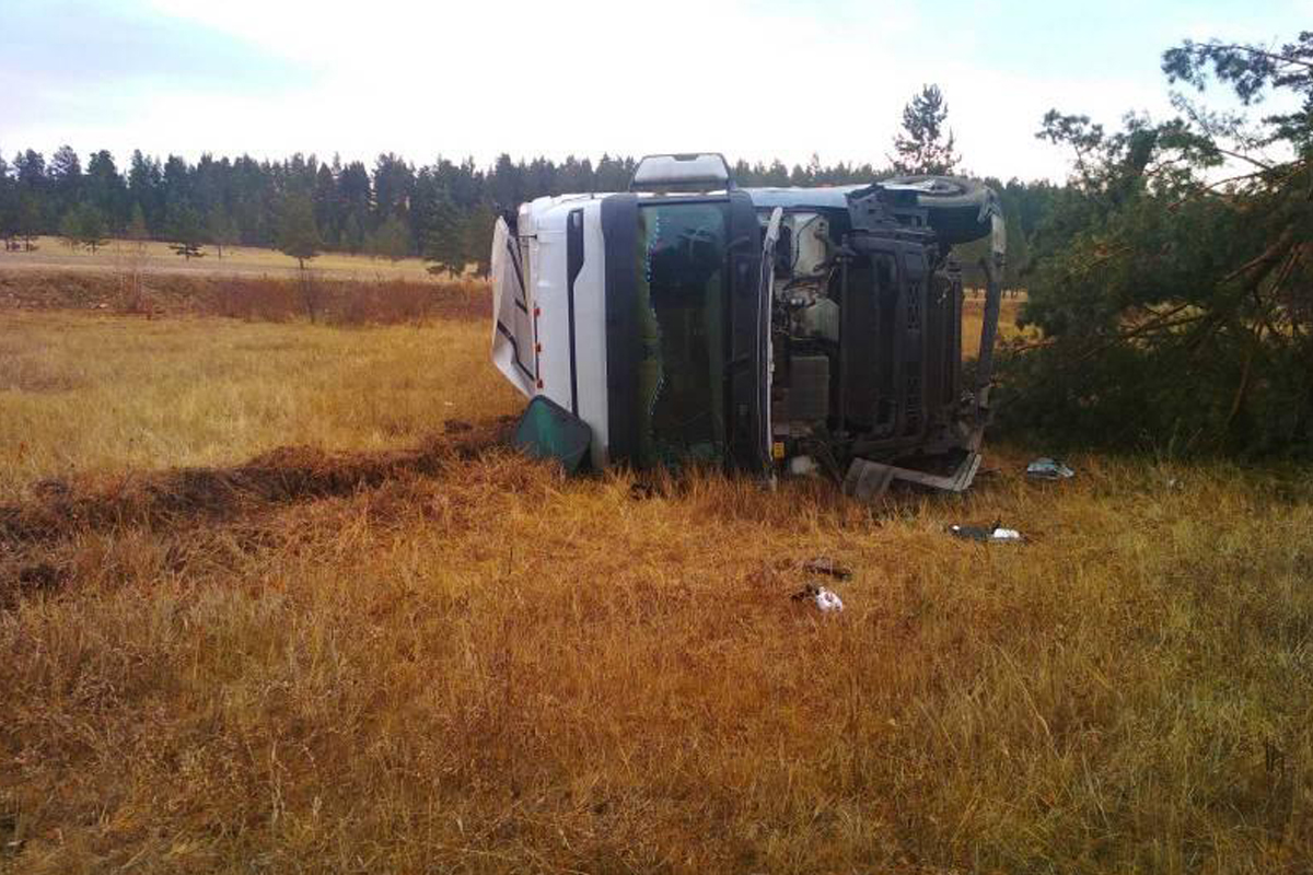 Фото В районе Бурятии «Форд» съехал с дороги в кювет и перевернулся