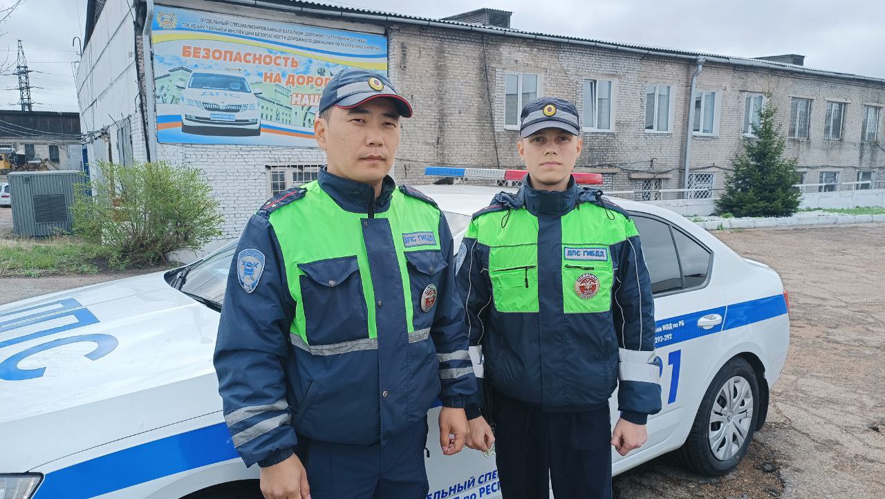Фото Стражи порядка помогли улан-удэнке добраться до больной дочери