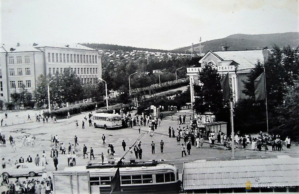 Фото Первый трамвай в Улан-Удэ встречали всем городом (ФОТО)
