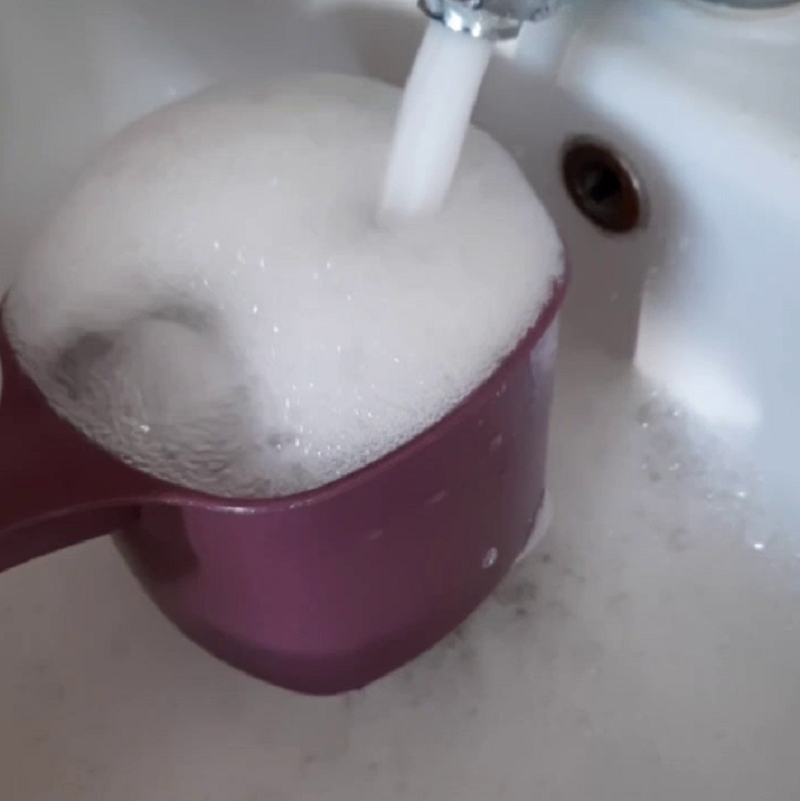 Фото В Бурятии жителей Гусиноозерска встревожила пенная вода из крана