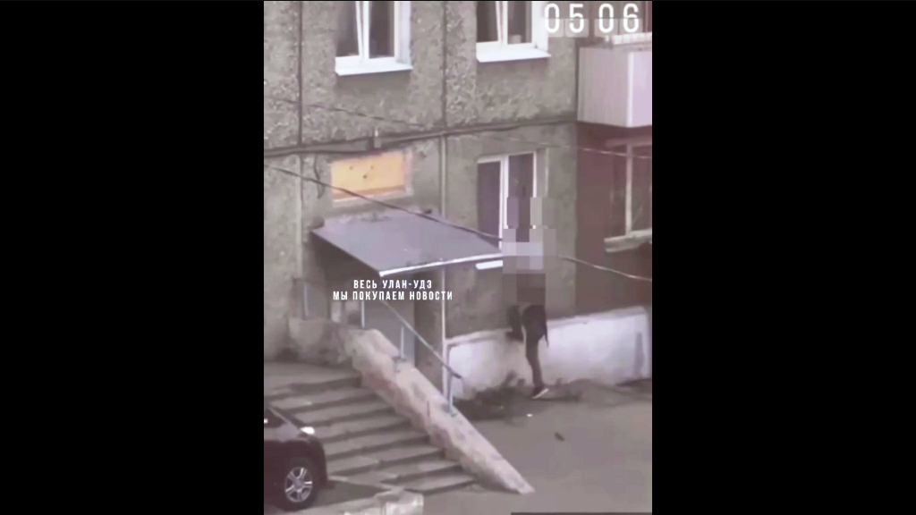 Фото В Улан-Удэ парня нашли мертвым после того, как он забрался через окно в квартиру