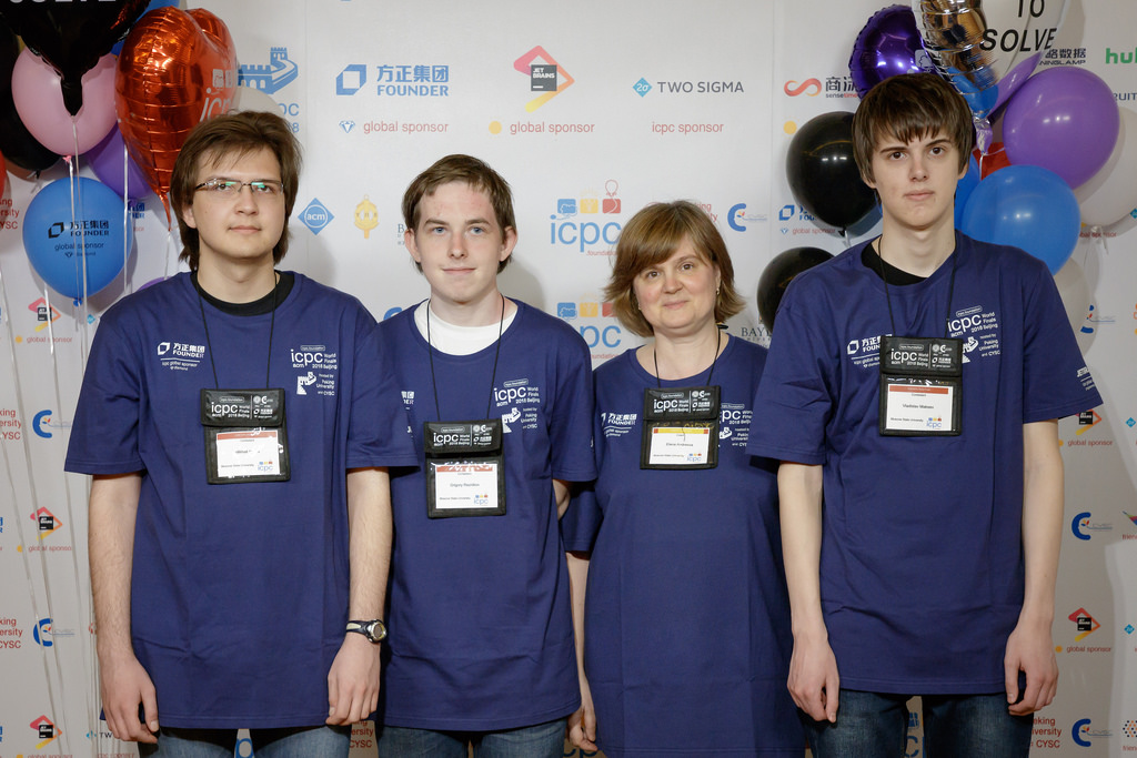 Фото Российские студены стали чемпионами мира по программированию