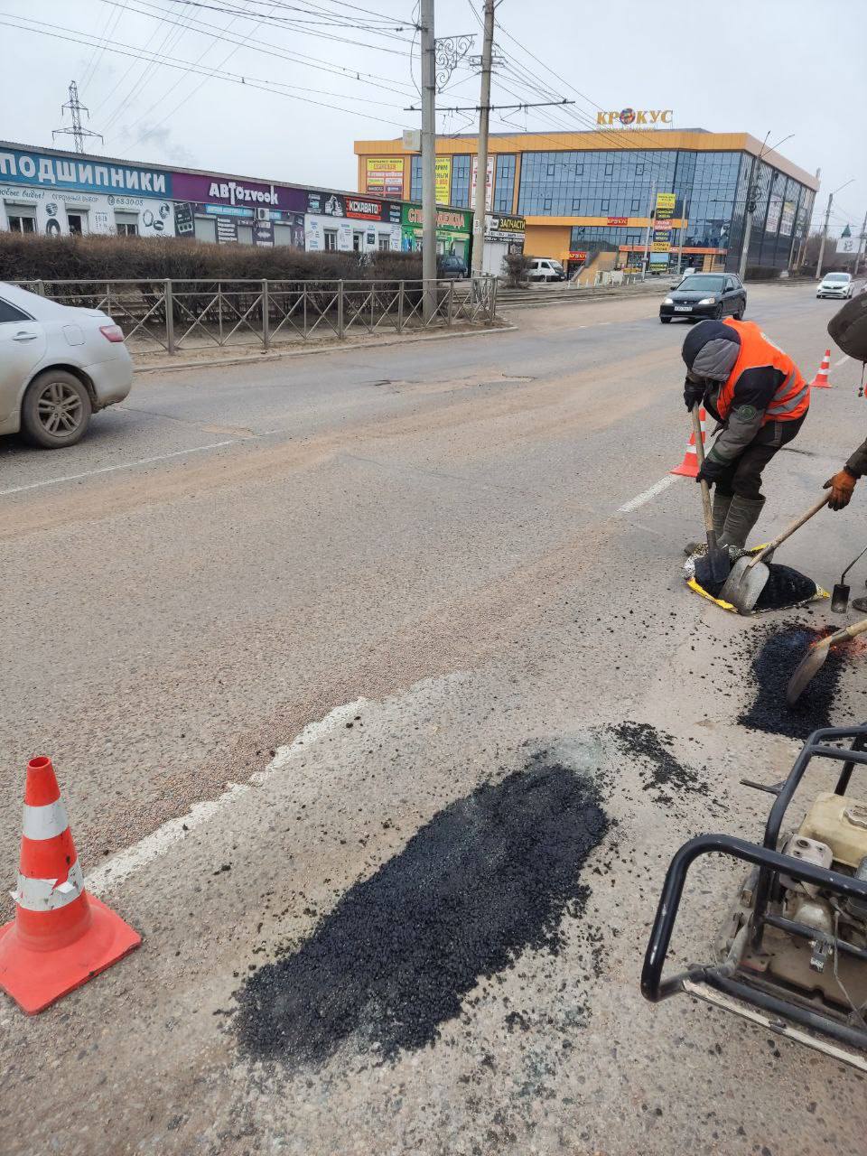 Фото В Улан-Удэ на дорогах  стартовали работы по ямочному ремонту