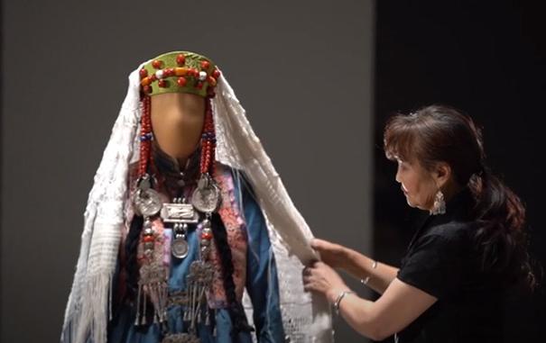 Фото Национальный музей республики снял фильм о бурятском костюме