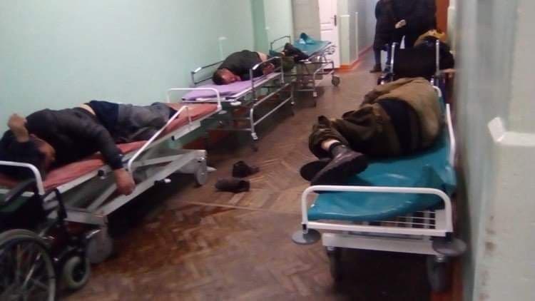 Фото Минздрав дал комментарий по фото из больницы с людьми на полу (ФОТО)