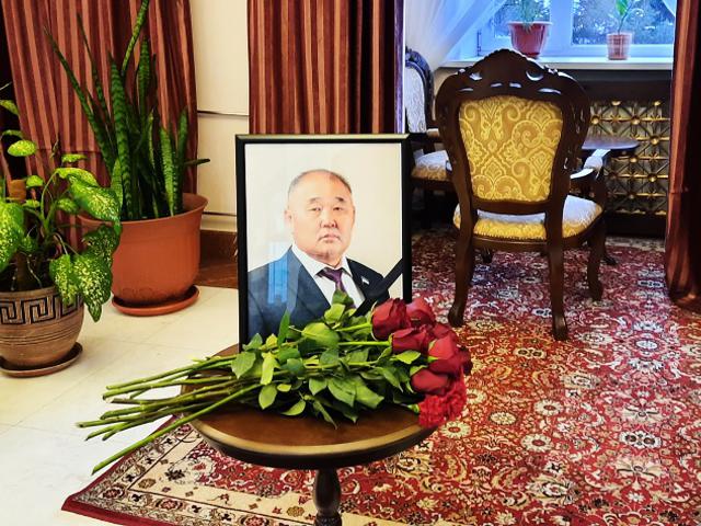 Фото В Бурятии предложили увековечить память депутата Народного Хурала