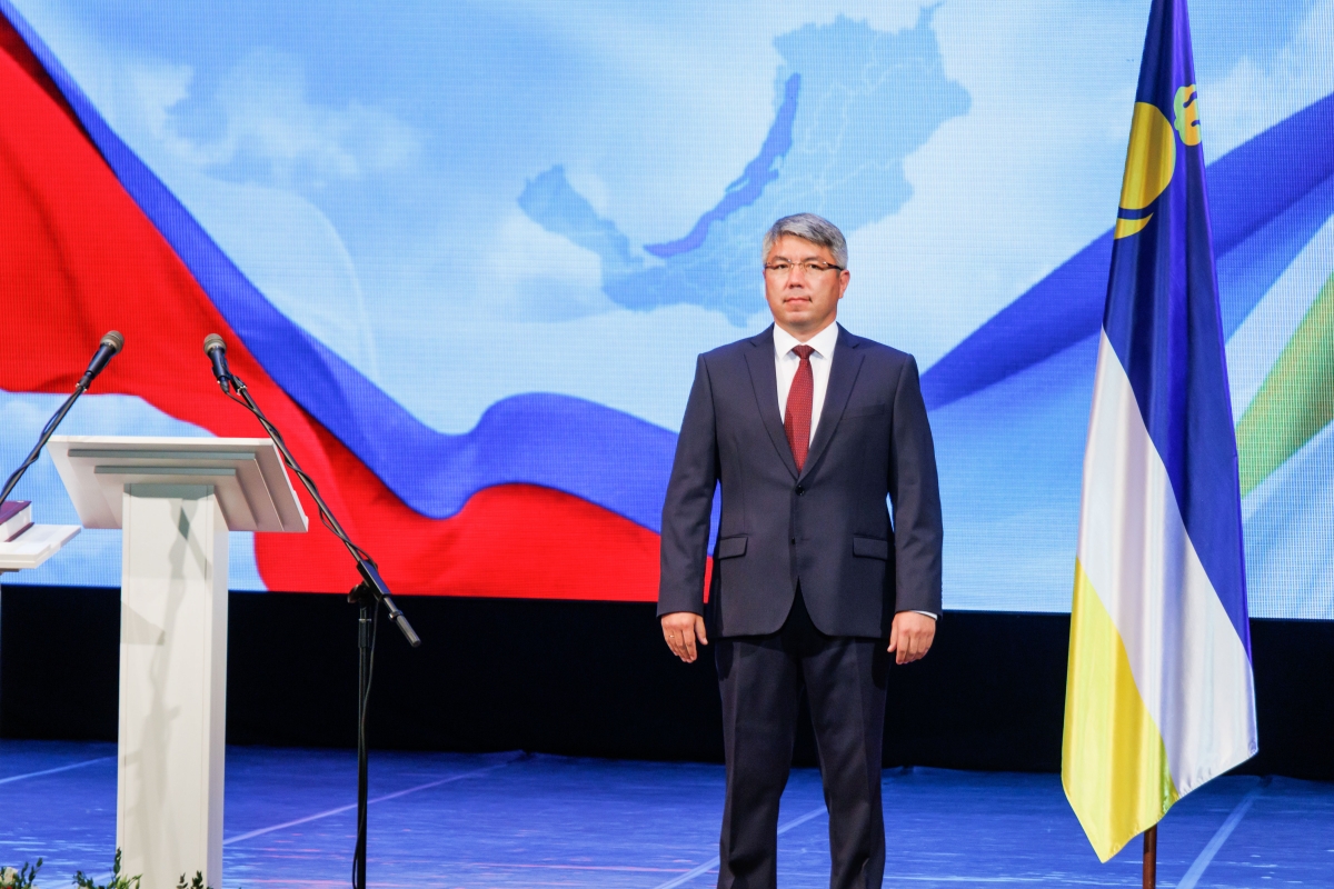 Фото Поздравление главы Бурятии с Днем Государственного флага России