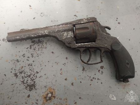Фото Револьвер 19 века нашел во время уборки в доме житель Бурятии