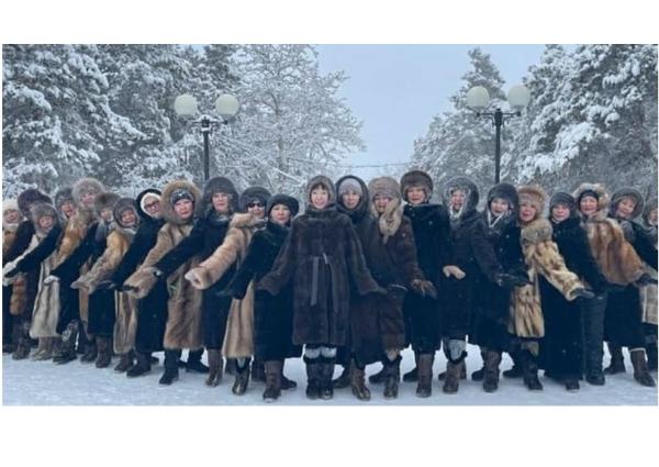 Фото Жительницы Якутии удивили мир танцем на 45-градусном морозе (ВИДЕО)