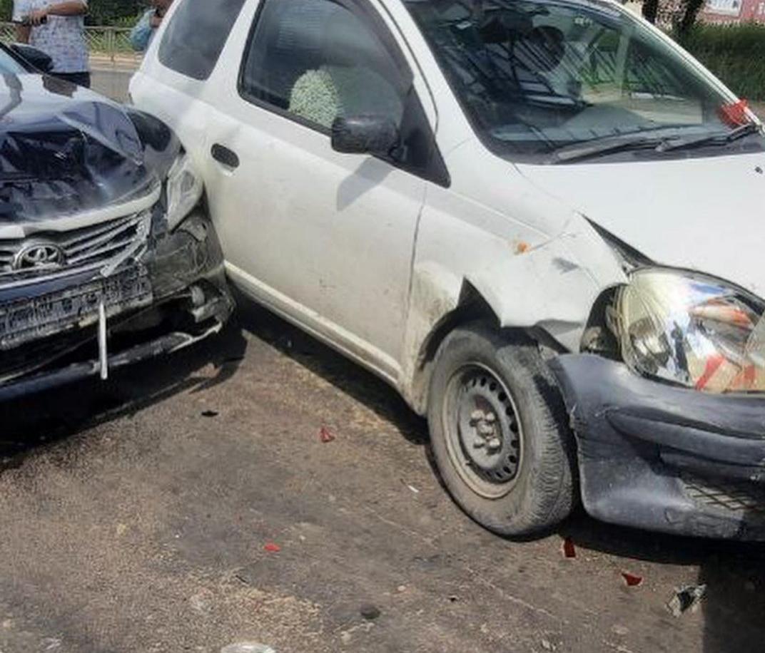 Фото В Улан-Удэ по вине автоледи из Иркутска пострадали 4 иномарки