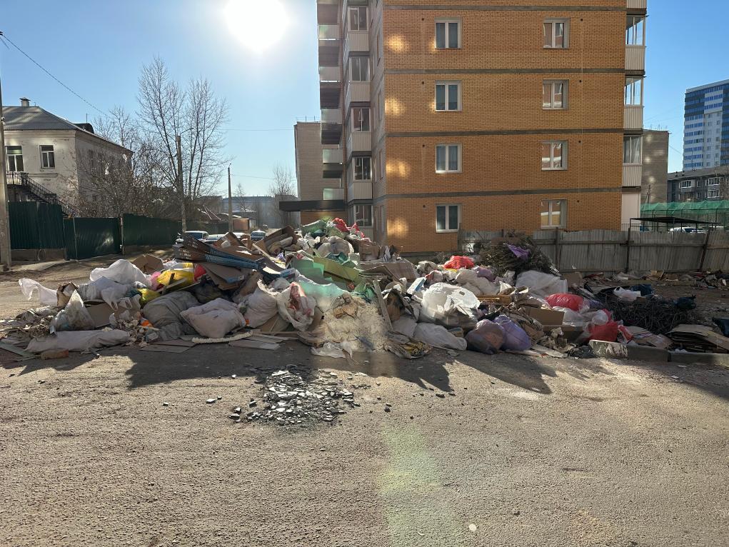 Фото В Улан-Удэ гору строительного мусора убрали только после вмешательства прокуратуры