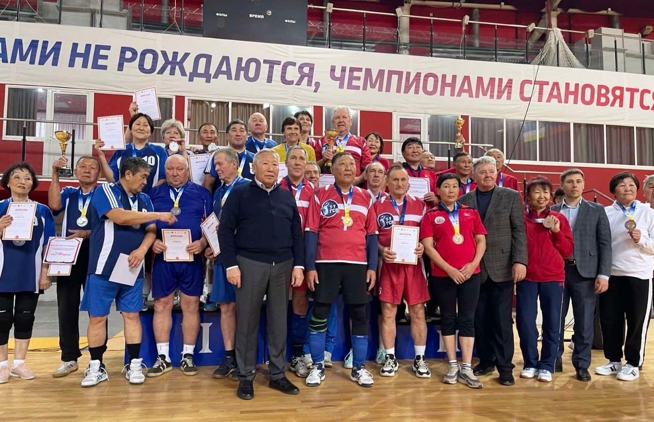 Фото В Бурятии прошел турнир по волейболу среди ветеранских команд