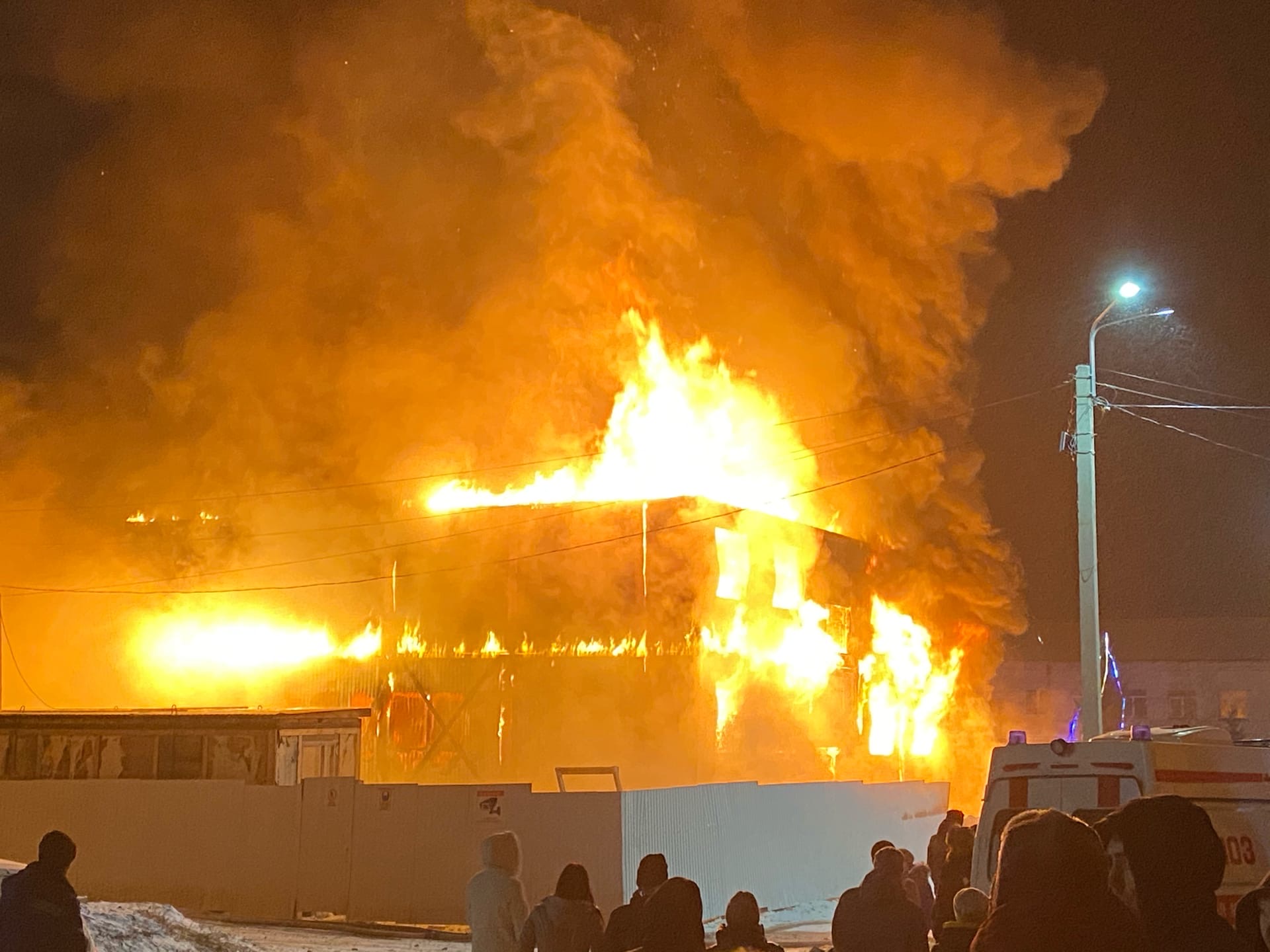 Фото В Северобайкальске Бурятии бушевал страшный пожар (ВИДЕО)