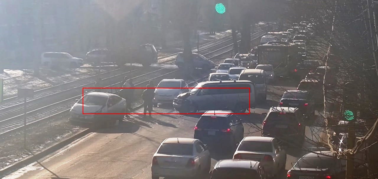 Фото В Улан-Удэ ДТП парализовало движение на проспекте 50-летия Октября