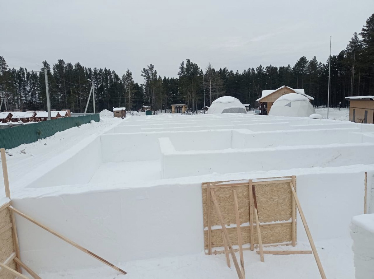 Фото Впервые в Бурятии построили сорокаметровый снежный лабиринт