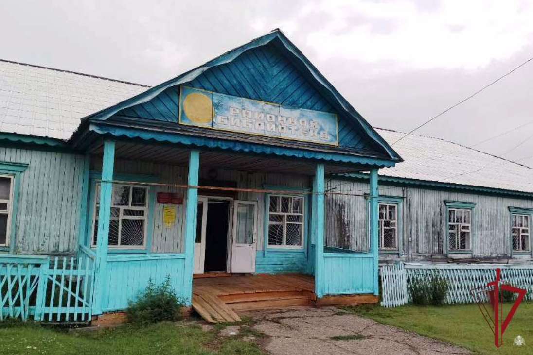 Фото В Бурятии воришка уснул в библиотеке