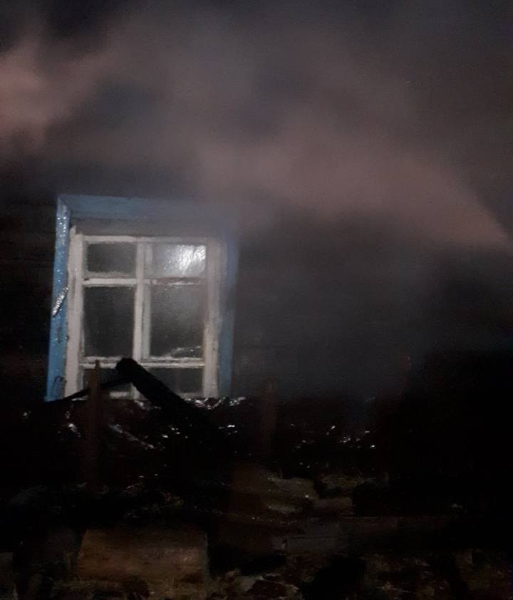 Фото В районе Бурятии из-за перекала печи сгорел деревянный дом