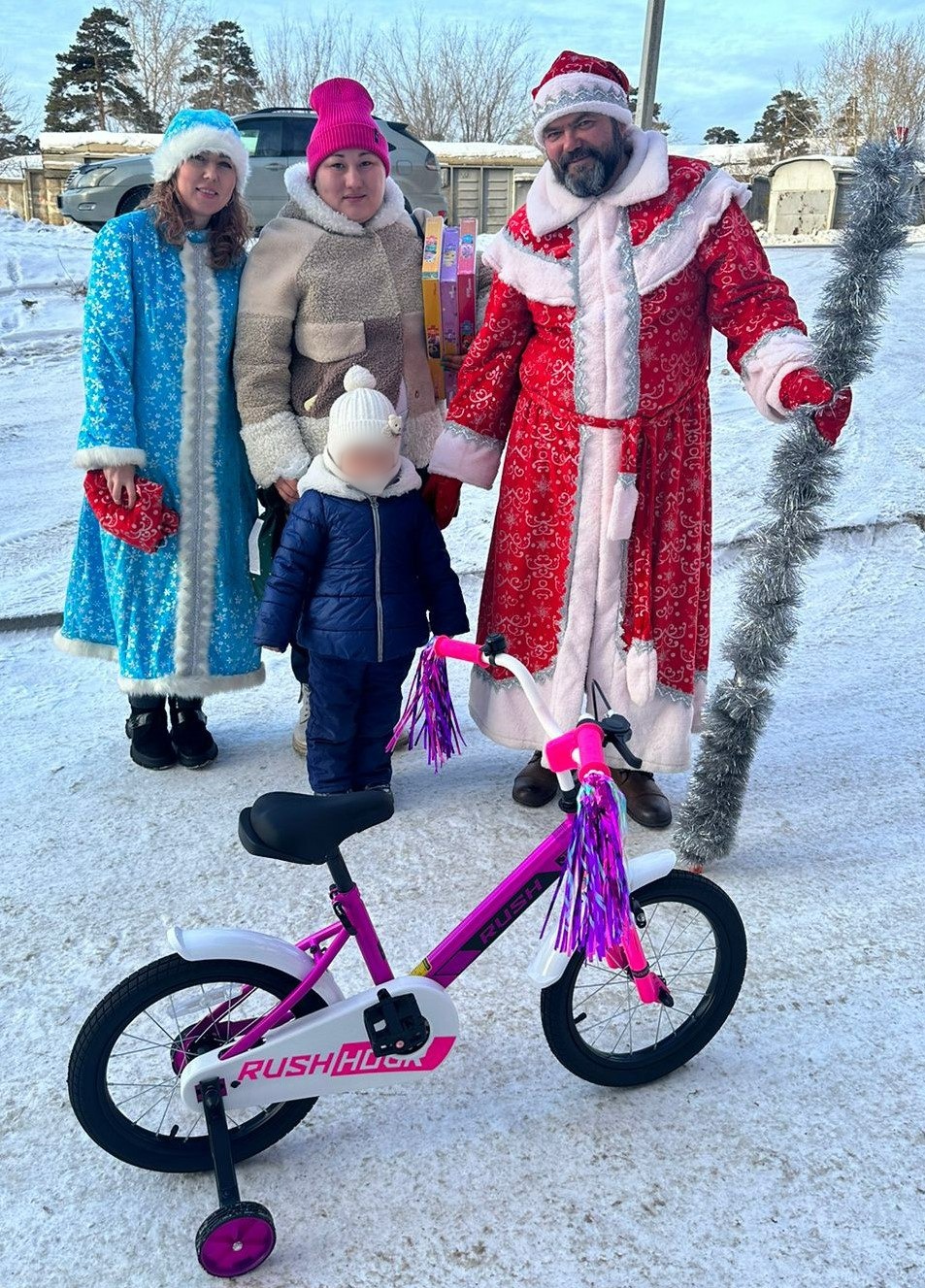 Фото Лесники Бурятии исполнили новогоднее желание 4-летней малышки