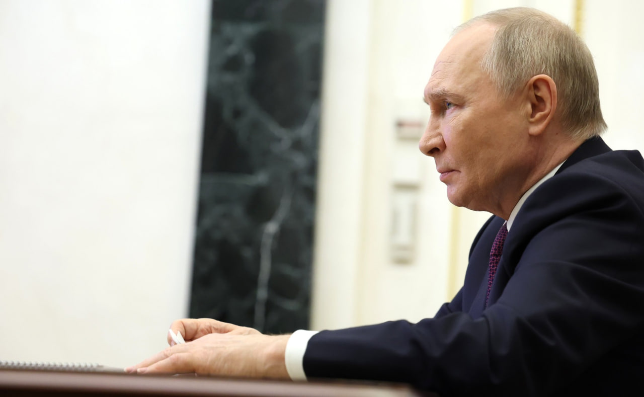 Фото Глава Бурятии поздравил с днем рождения Владимира Путина 