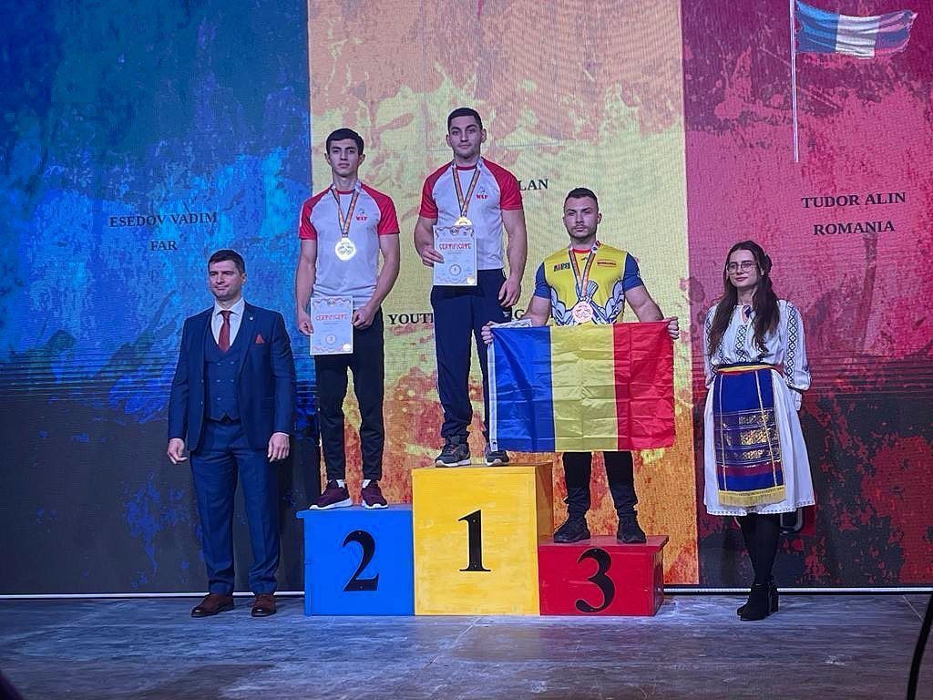 Фото Спортсмен из Бурятии завоевал серебро на чемпионате мира по армрестлингу