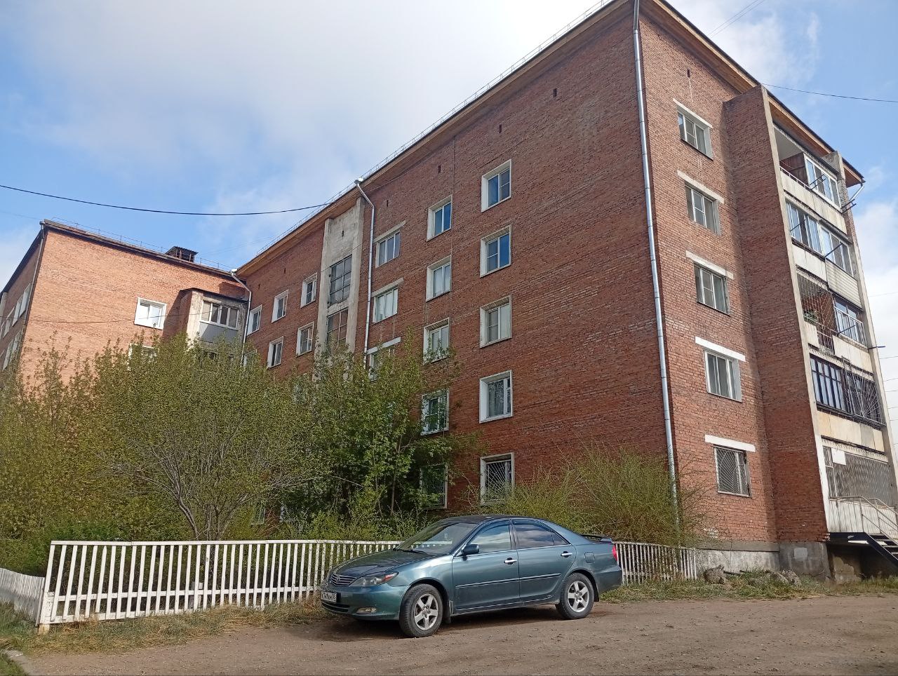 Фото В столице Бурятии обнаружено уникальное общежитие наполовину 