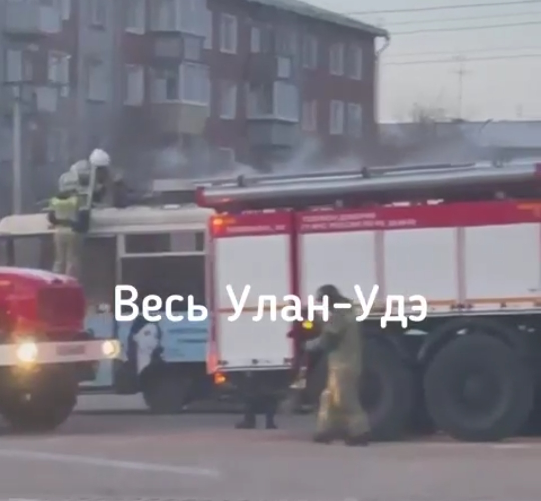 Фото Стала известна причина возгорания трамвая на улице Чертенкова в Улан-Удэ