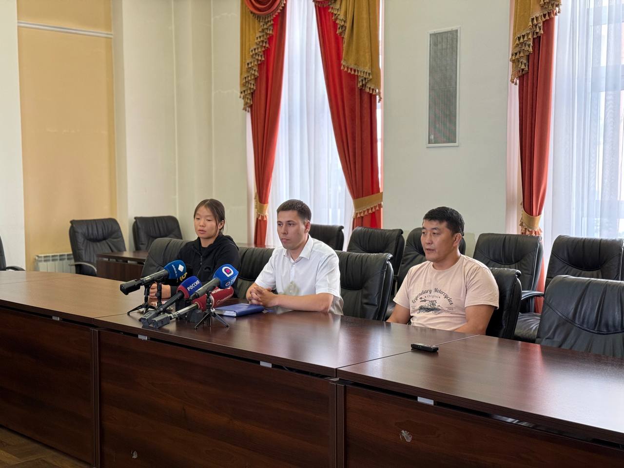 Фото Чествование спортсменки по вольной борьбе Должон Цынгуевой состоялось в правительстве Бурятии