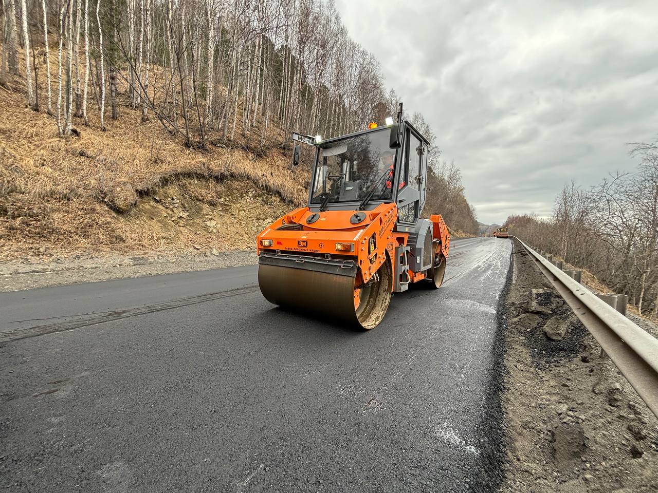 Фото В Бурятии на автодороге Р-258 «Байкал» федеральные дорожники приступили к работам по замене покрытия 