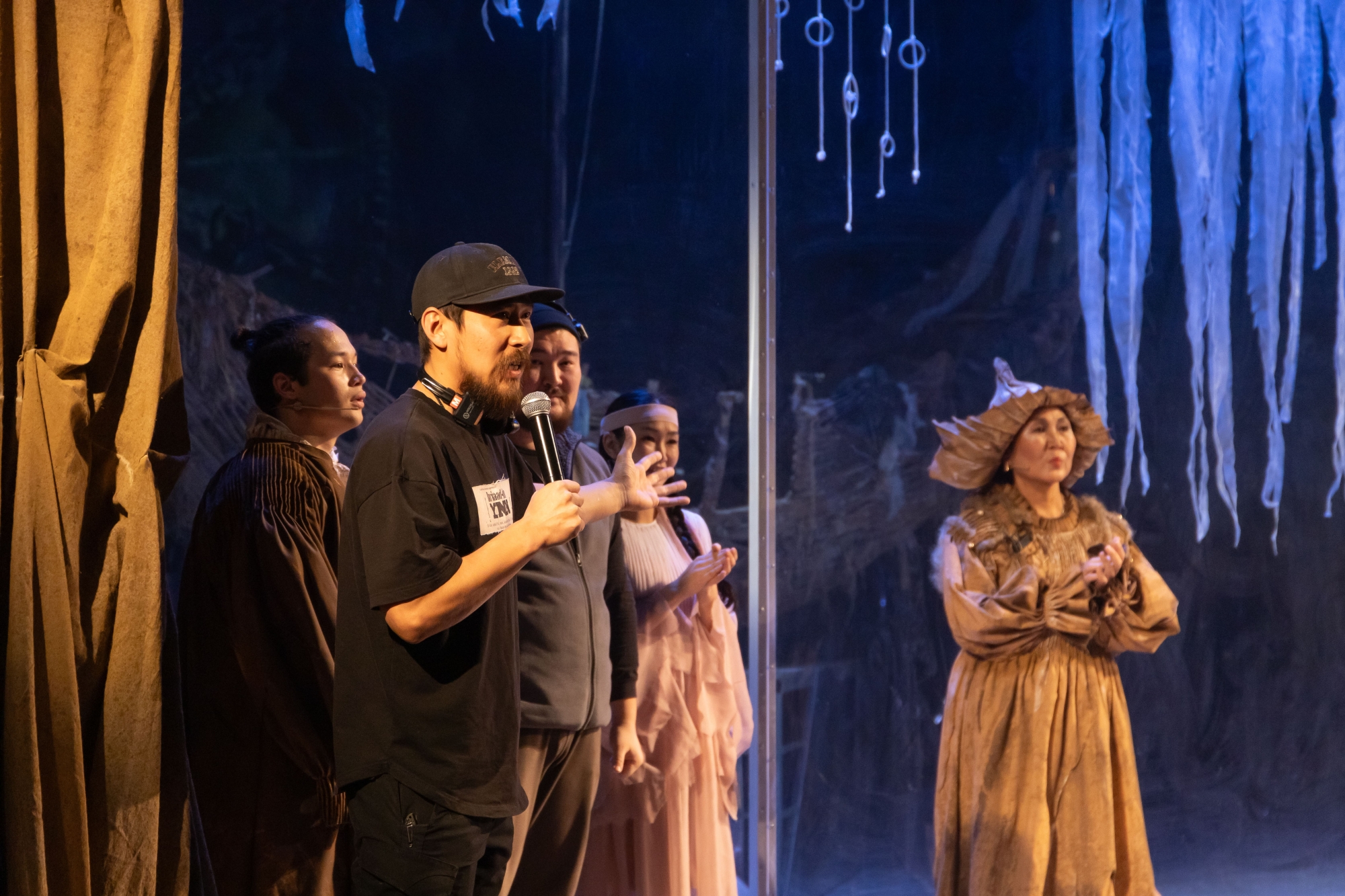 Фото В Буряад театре показали спектакль про самопожертвование старшего поколения 