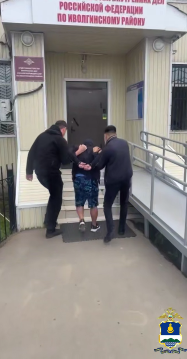 Фото Житель Бурятии устроил кровавую расправу над собутыльниками