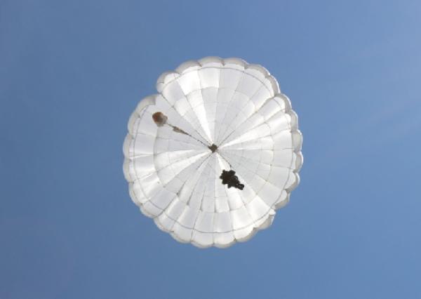 Фото Разведка Бурятии совершенствует полеты с парашютом