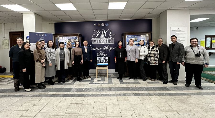Фото В музее истории Бурятии открылась выставка в честь 300-летия Российской академии наук 
