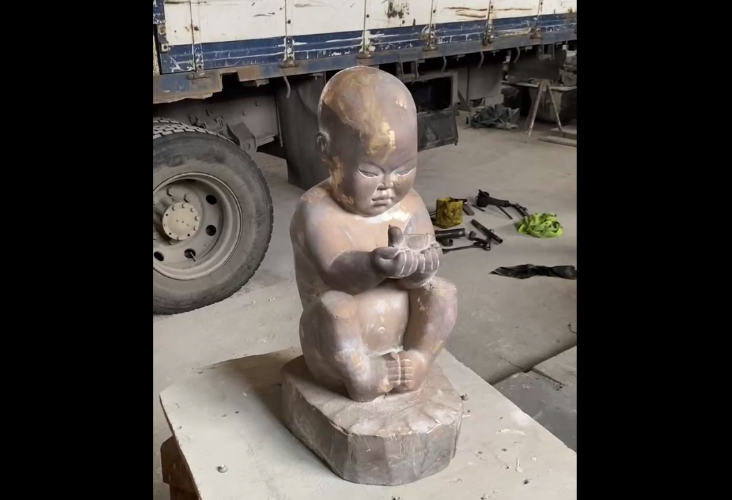 Фото Скульптура «Мальчик с птичкой» в Улан-Удэ скоро встанет на свое место