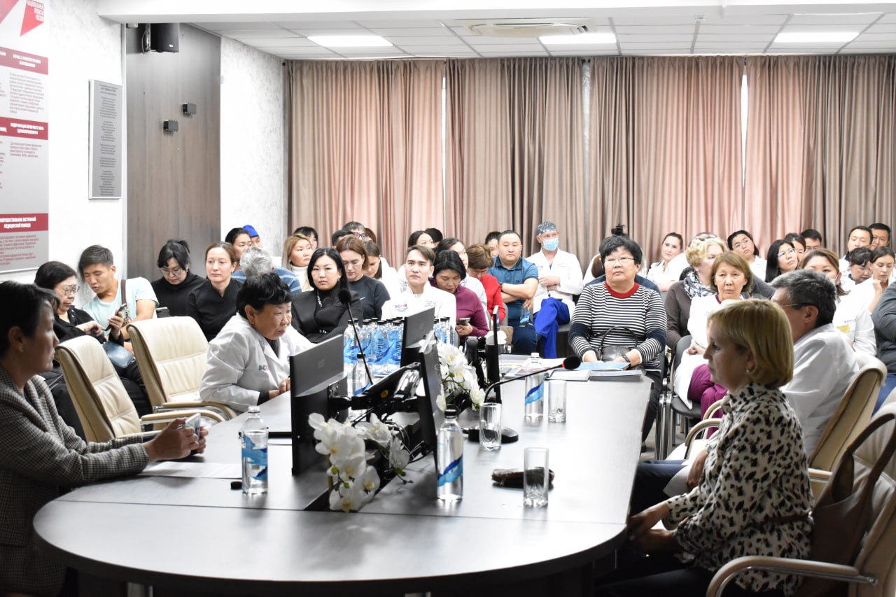 Фото В БСМП Бурятии обсудили тактику ведения сложных реанимационных пациентов