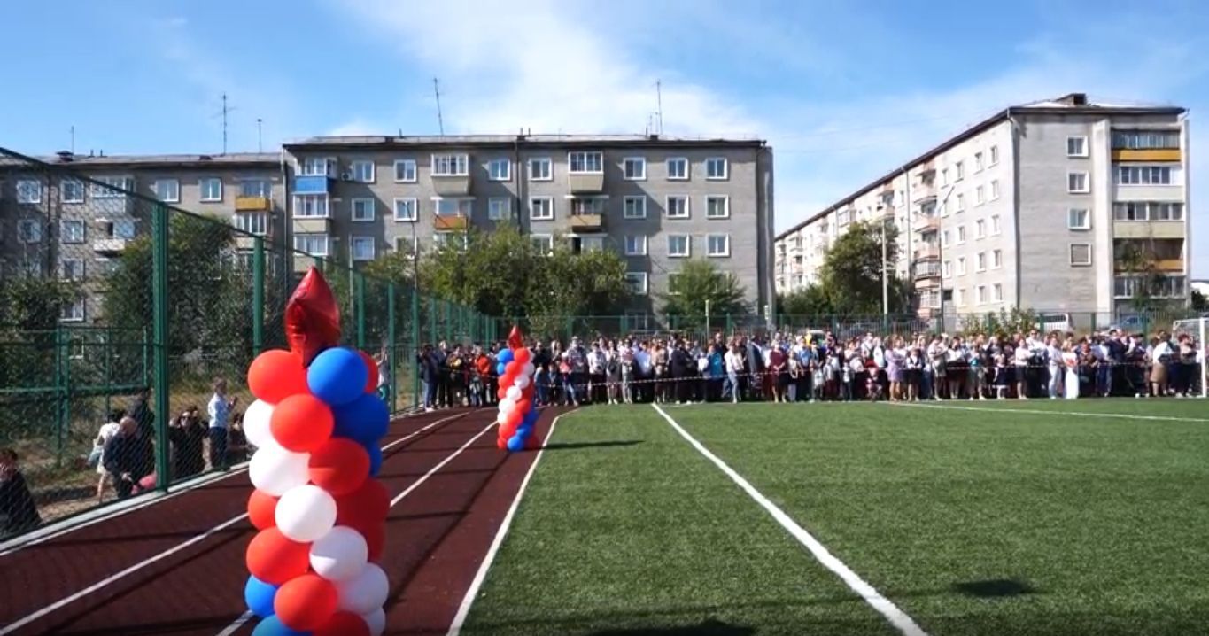 Фото В Улан-Удэ открыли стадион у школы №7 