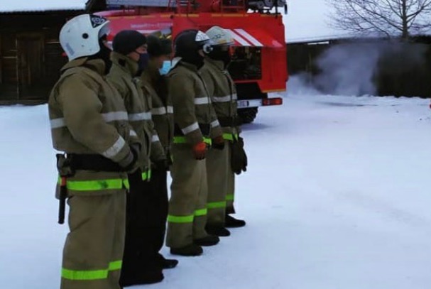 Фото В Курумкане прошли плановые учения пожарных (ФОТО)