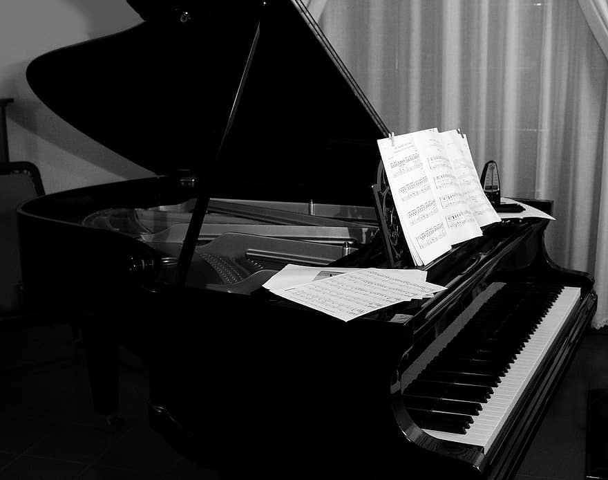 Фото Знаменитый пианист из Красноярска Владимир Потапов даст концерт в Улан-Удэ (6+)