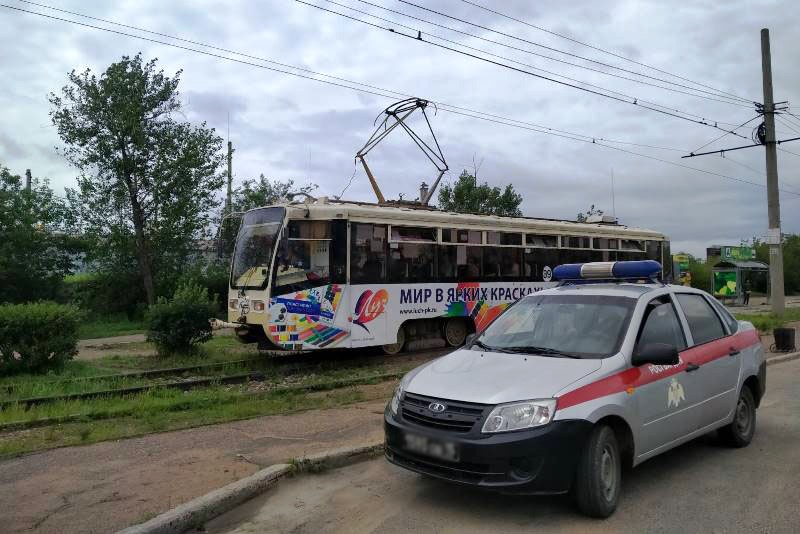 Фото В Улан-Удэ пассажир нецензурно оценил работу трамвая и навлек на себя силы Росгвардии