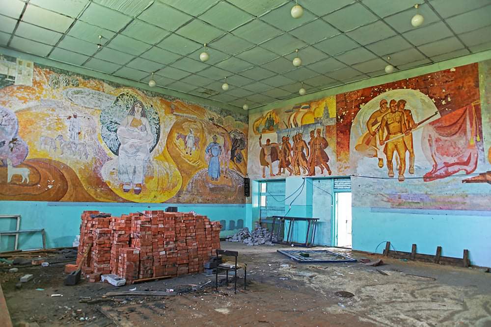 Фото Советскую фреску в одном из домов культуры Бурятии могут сохранить