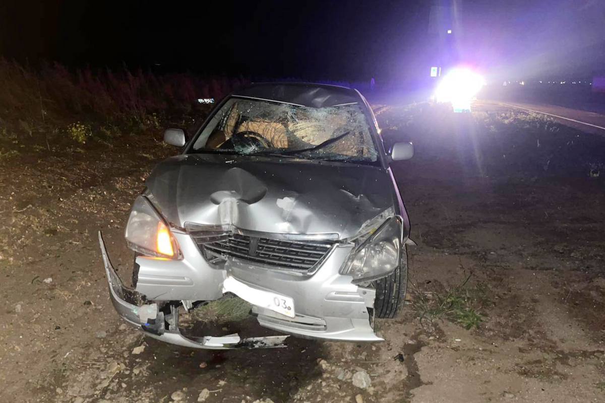 Фото В районе Бурятии водитель сбил на пешеходном переходе юношу и снес знак
