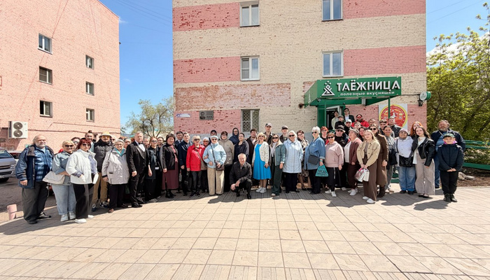 Фото В Улан-Удэ открыли памятную доску в честь известного артиста 