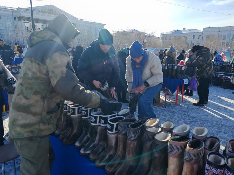 Фото Участие в фестивале унтов принесло награду мастеру из Улан-Удэ 