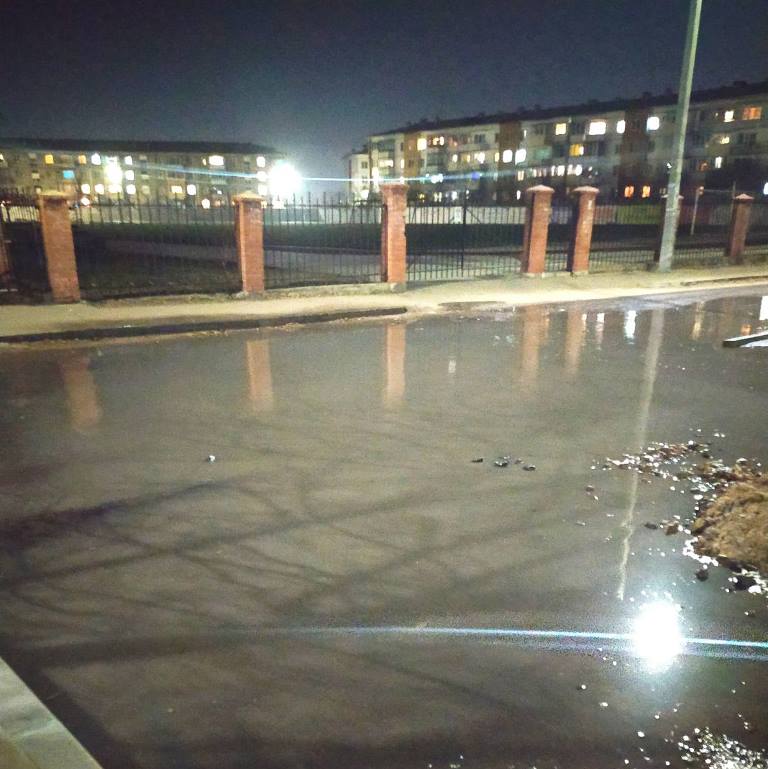 Фото В Улан-Удэ ремонтируют прорыв водопровода на проспекте Строителей
