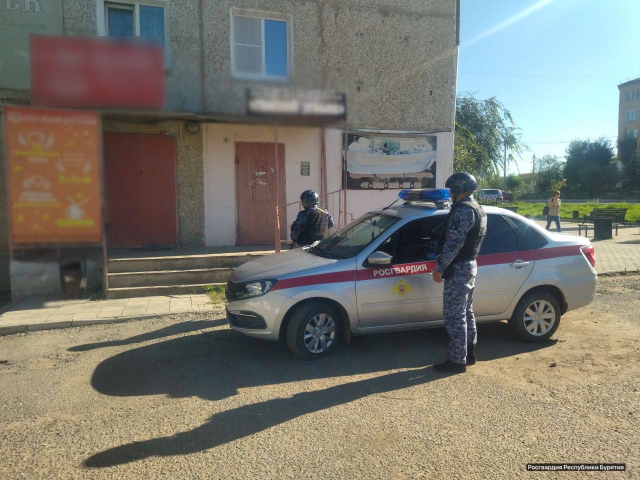 Фото В Гусиноозерске мужчина ограбил работницу бара