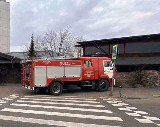 Фото В Улан-Удэ из-за пожара эвакуировали посетителей кафе