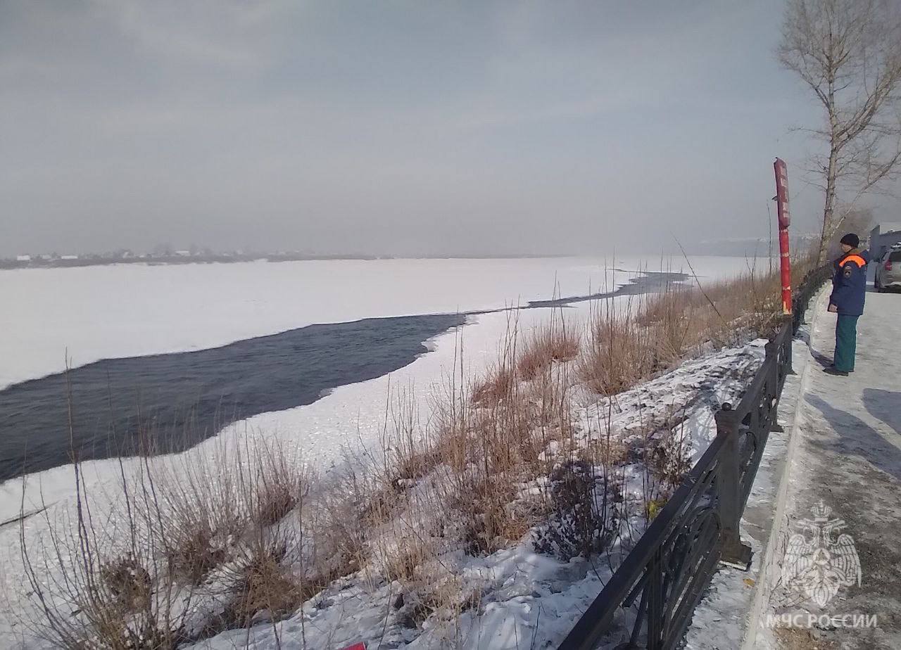 Фото В Улан-Удэ на Селенге «вскрылся» лед