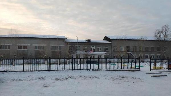 Фото В Улан-Удэ ОМОН не обнаружил бомбу в школе № 17