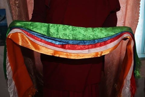 Фото Лама из Бурятии рассказал, зачем подносят хадак и что означают его цвета