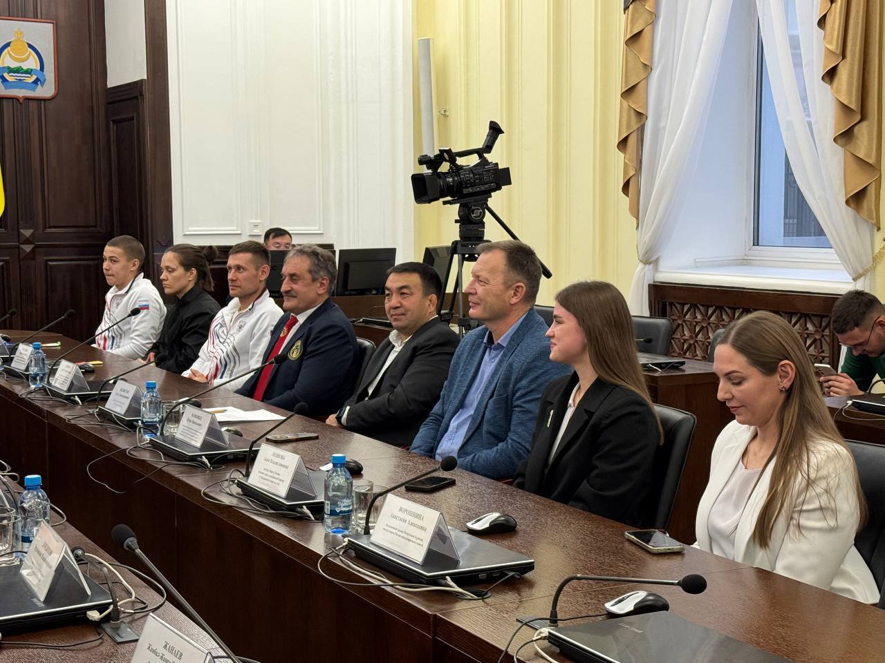 Фото В Народном Хурале Бурятии сегодня чествовали победителей и призеров прошедших недавно чемпионатов мира