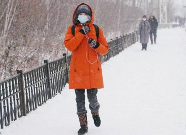 Фото Эксперты разъяснили, как носить маску в мороз